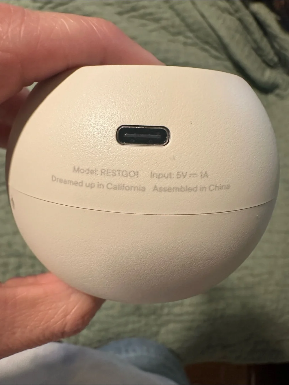 Hatch Go sound machine (ivory)